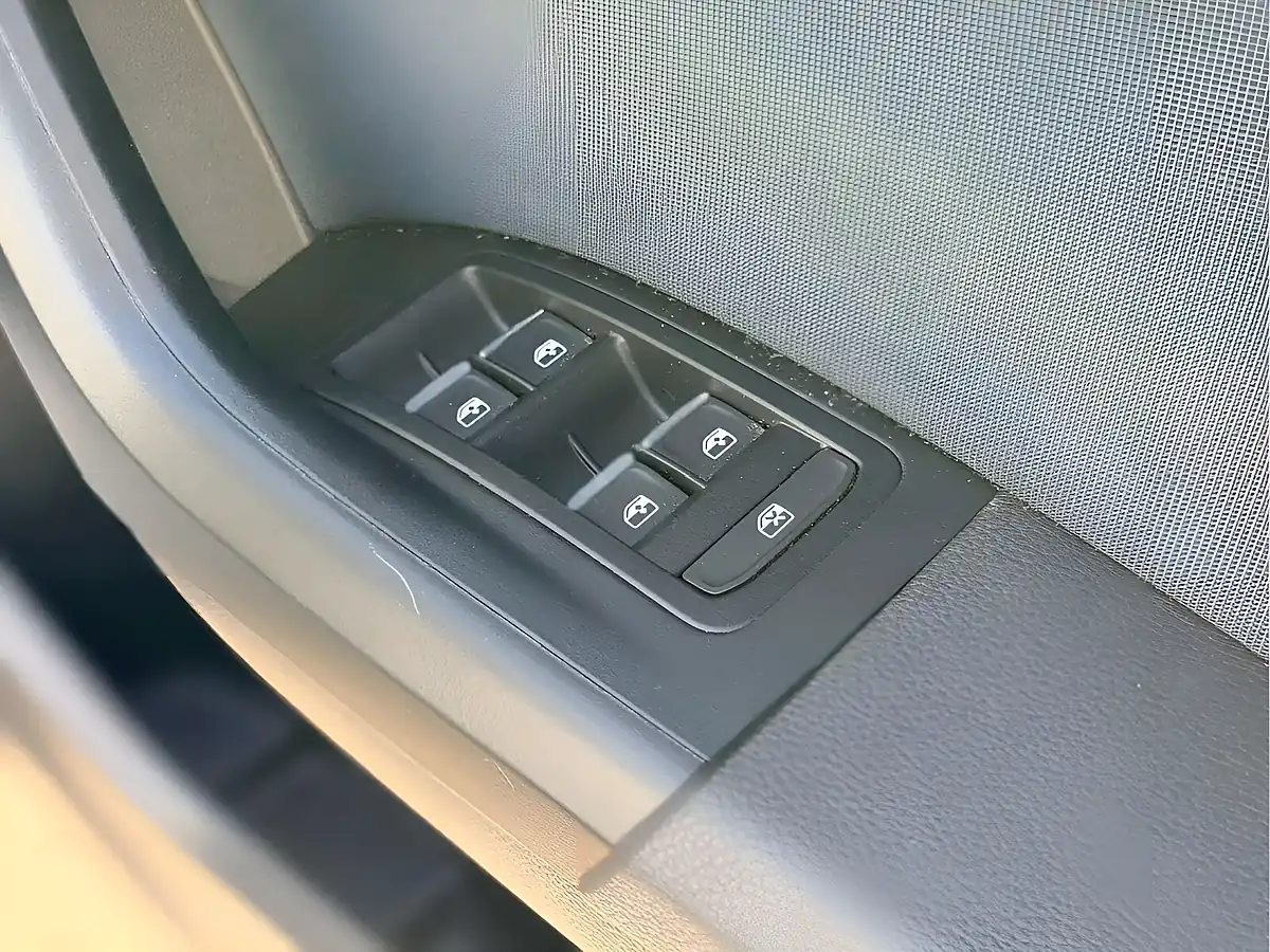 Used 2018 SEAT Ateca Se White - Interior and Exterior details 13