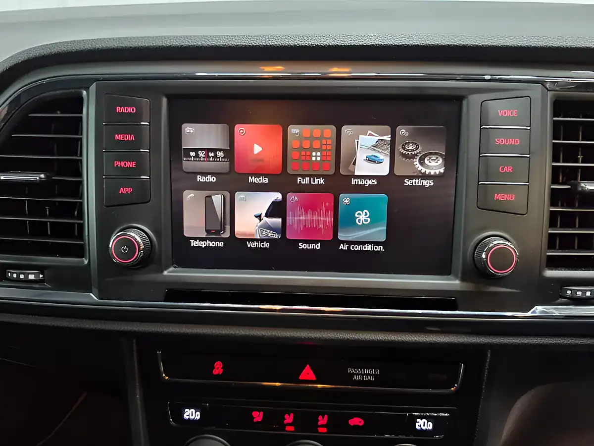 Used 2018 SEAT Ateca Se White - Interior and Exterior details 17