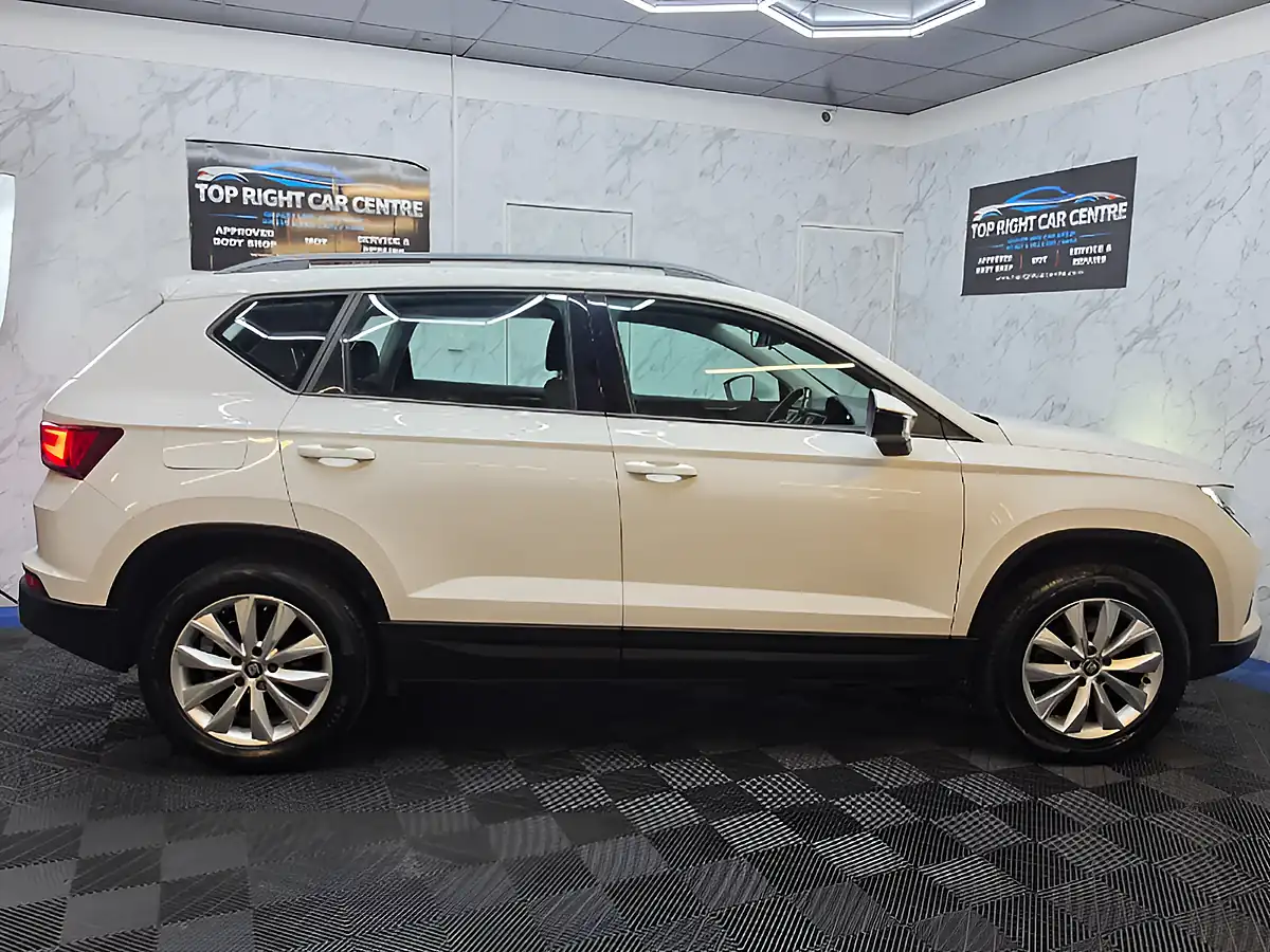Used 2018 SEAT Ateca Se White - Interior and Exterior details 9
