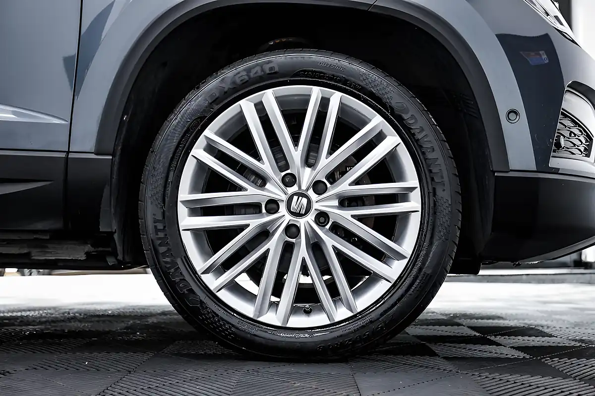 Used 2018 SEAT Ateca Xcellence Grey - Interior and Exterior details 13