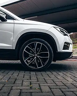 Used 2018 SEAT Ateca Xcellence Nevada White - Interior and Exterior details 13