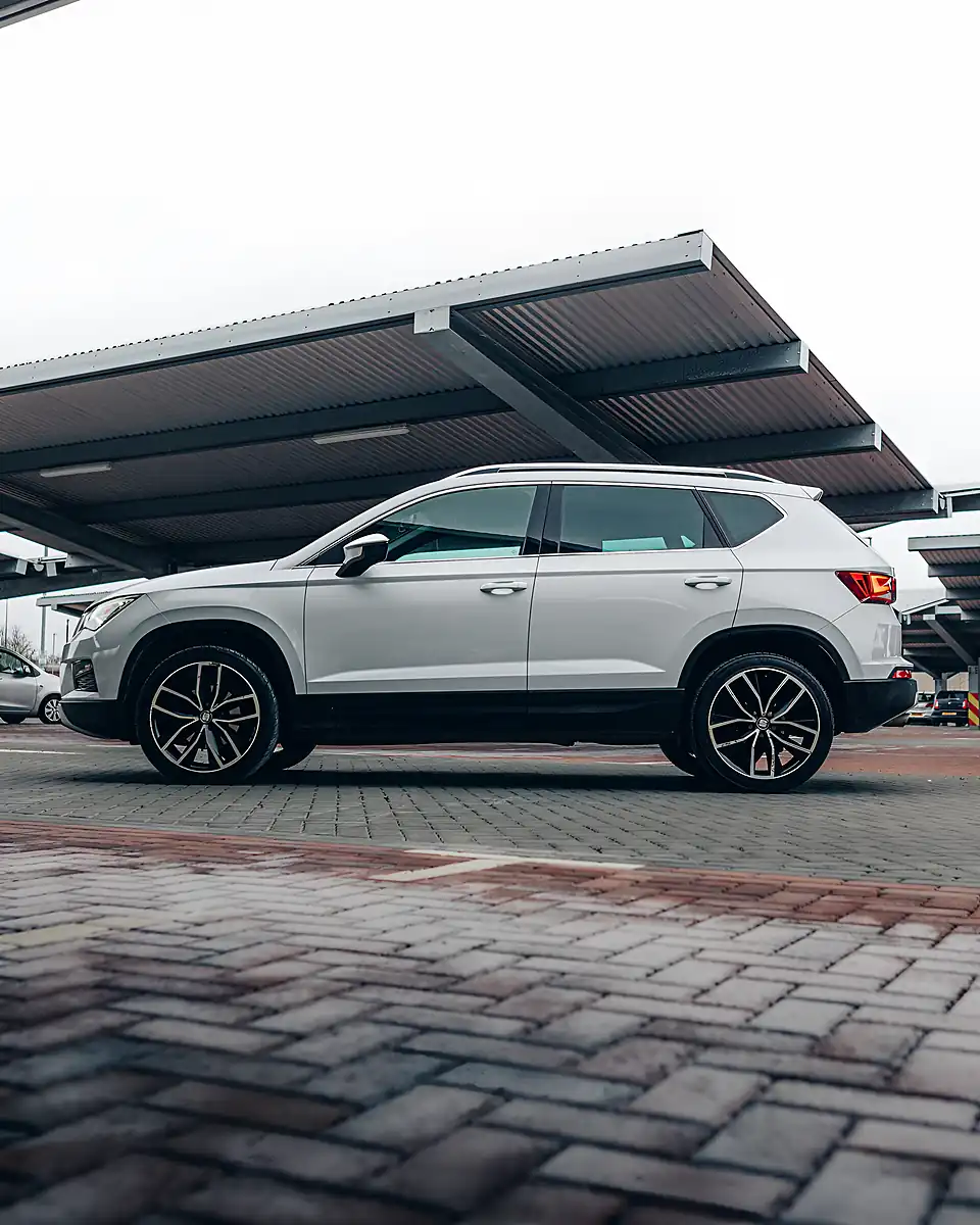 Used 2018 SEAT Ateca Xcellence Nevada White - Interior and Exterior details 14