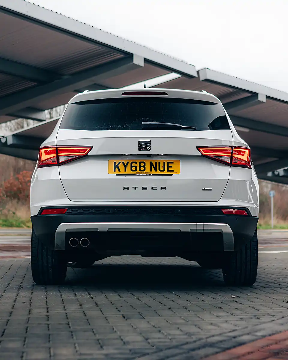 Used 2018 SEAT Ateca Xcellence Nevada White - Interior and Exterior details 8