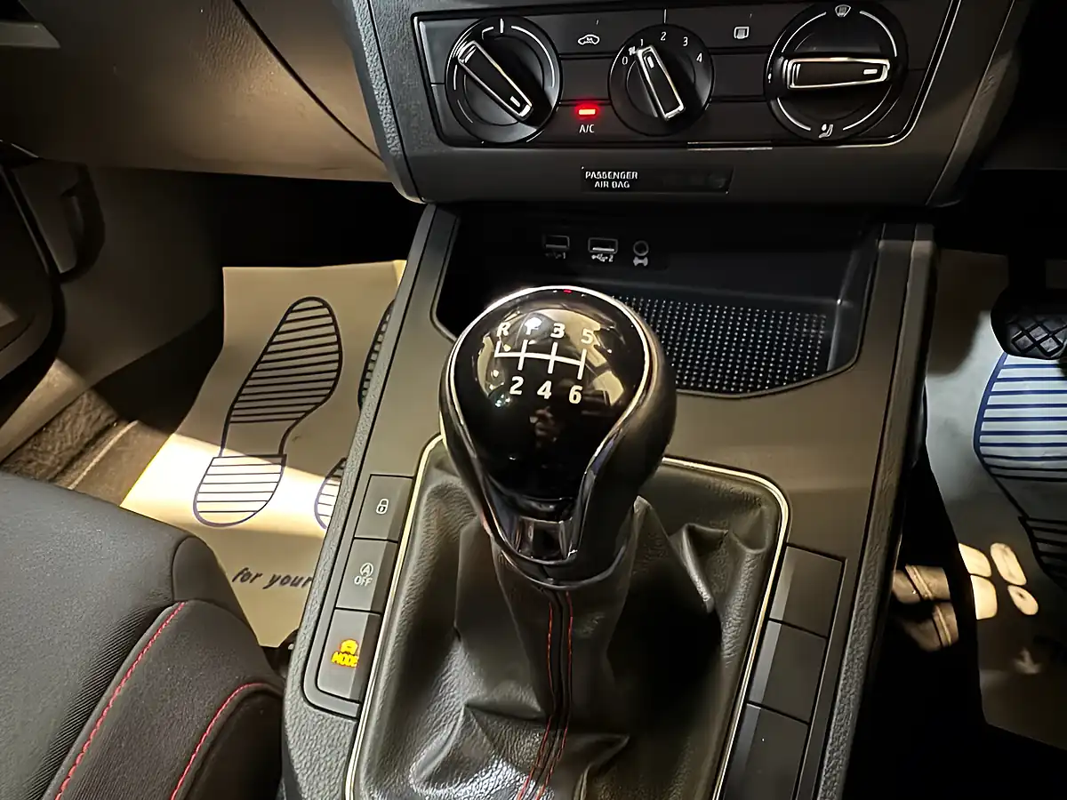 Used 2018 SEAT Ibiza Fr Black - Interior and Exterior details 17