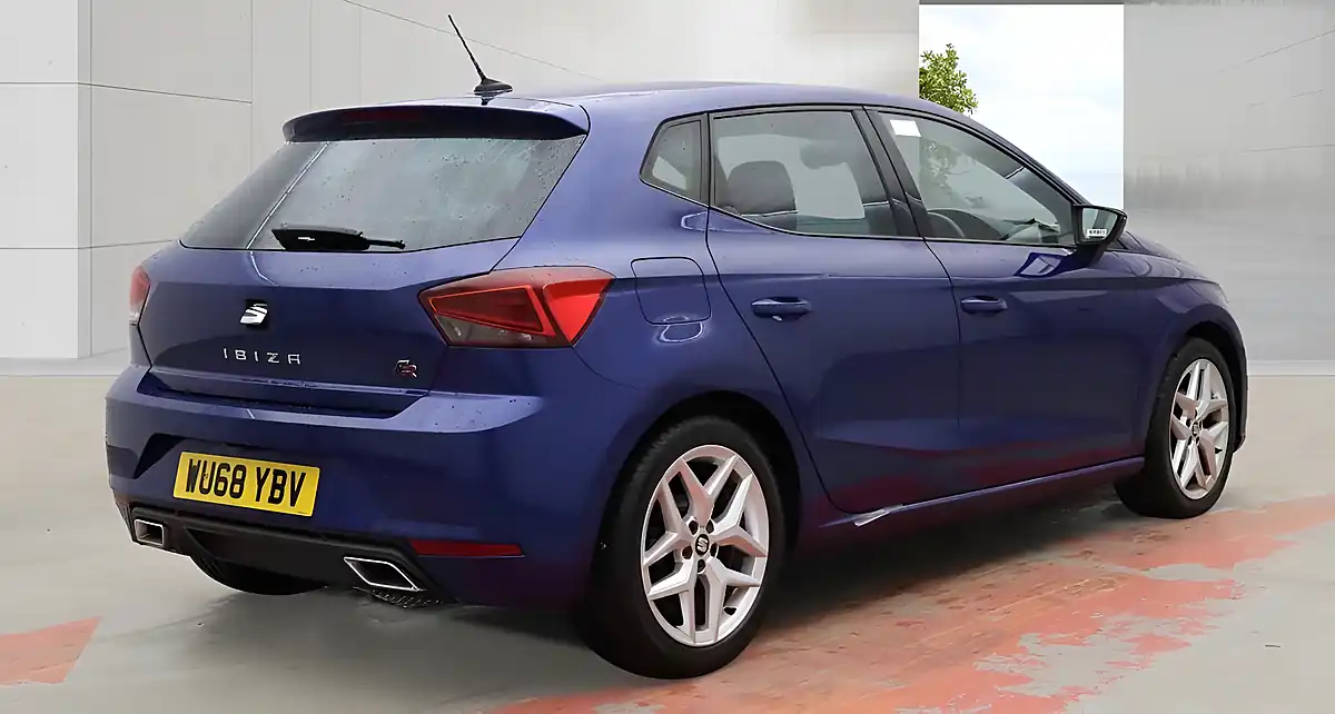 Used 2018 SEAT Ibiza Fr Blue - Interior and Exterior details 4