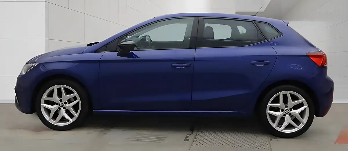 Used 2018 SEAT Ibiza Fr Blue - Interior and Exterior details 6