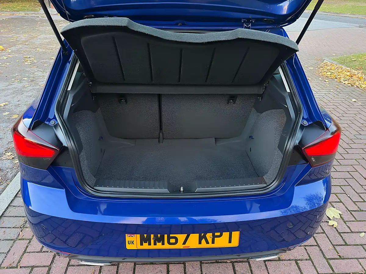 Used 2018 SEAT Ibiza Fr Blue - Interior and Exterior details 11