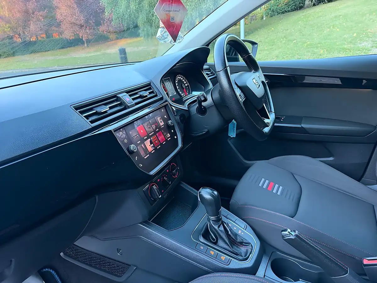 Used 2018 SEAT Ibiza Fr Blue - Interior and Exterior details 13