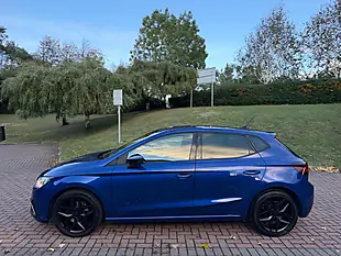 Used 2018 SEAT Ibiza Fr Blue - Interior and Exterior details 5