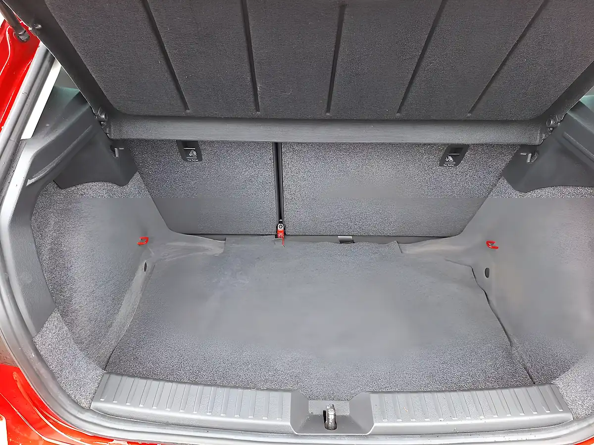 Used 2018 SEAT Ibiza Fr Red - Interior and Exterior details 8