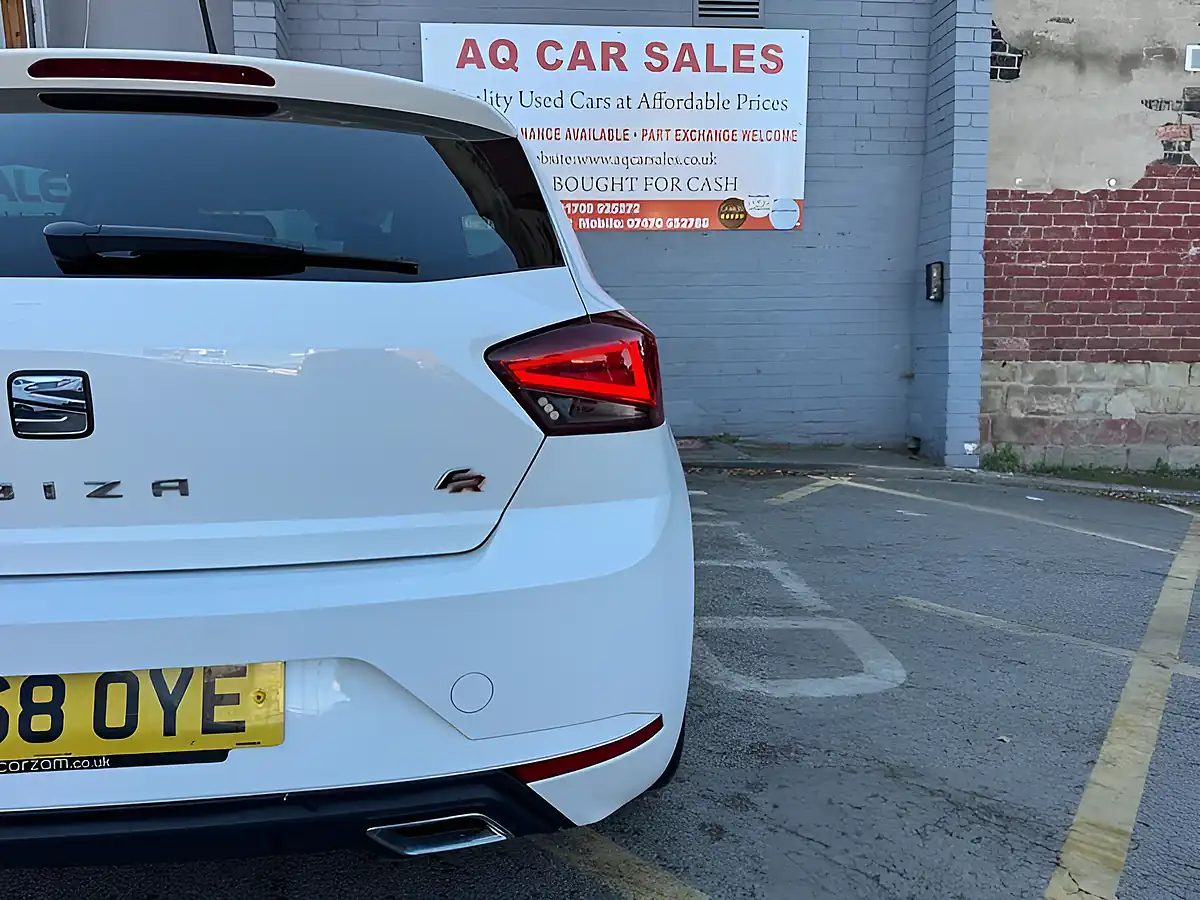 Used 2018 SEAT Ibiza Fr White - Interior and Exterior details 10