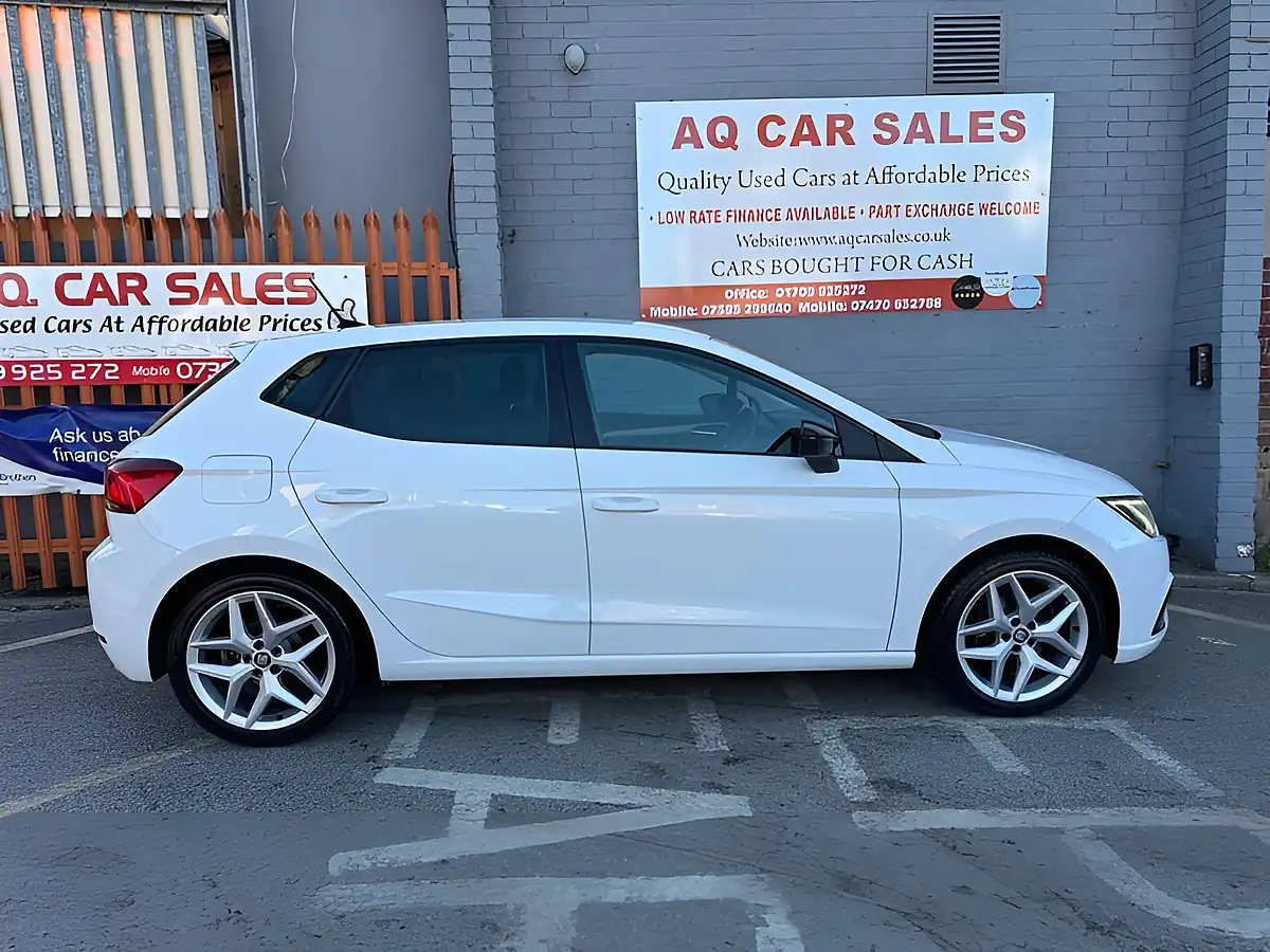 Used 2018 SEAT Ibiza Fr White - Interior and Exterior details 8
