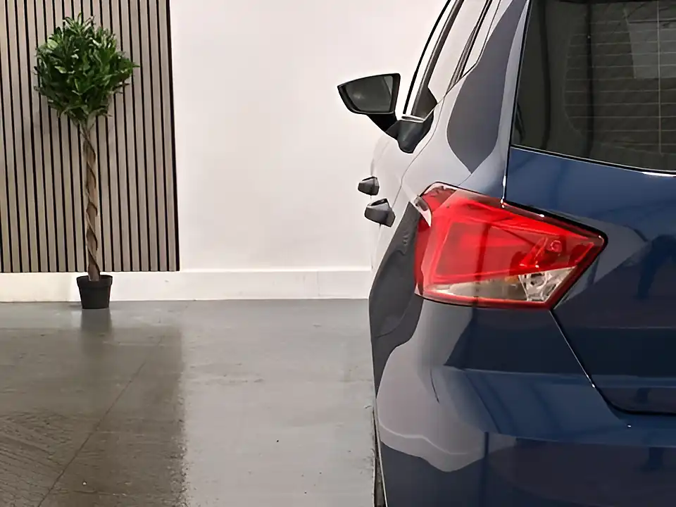 Used 2018 SEAT Ibiza S Blue - Interior and Exterior details 17