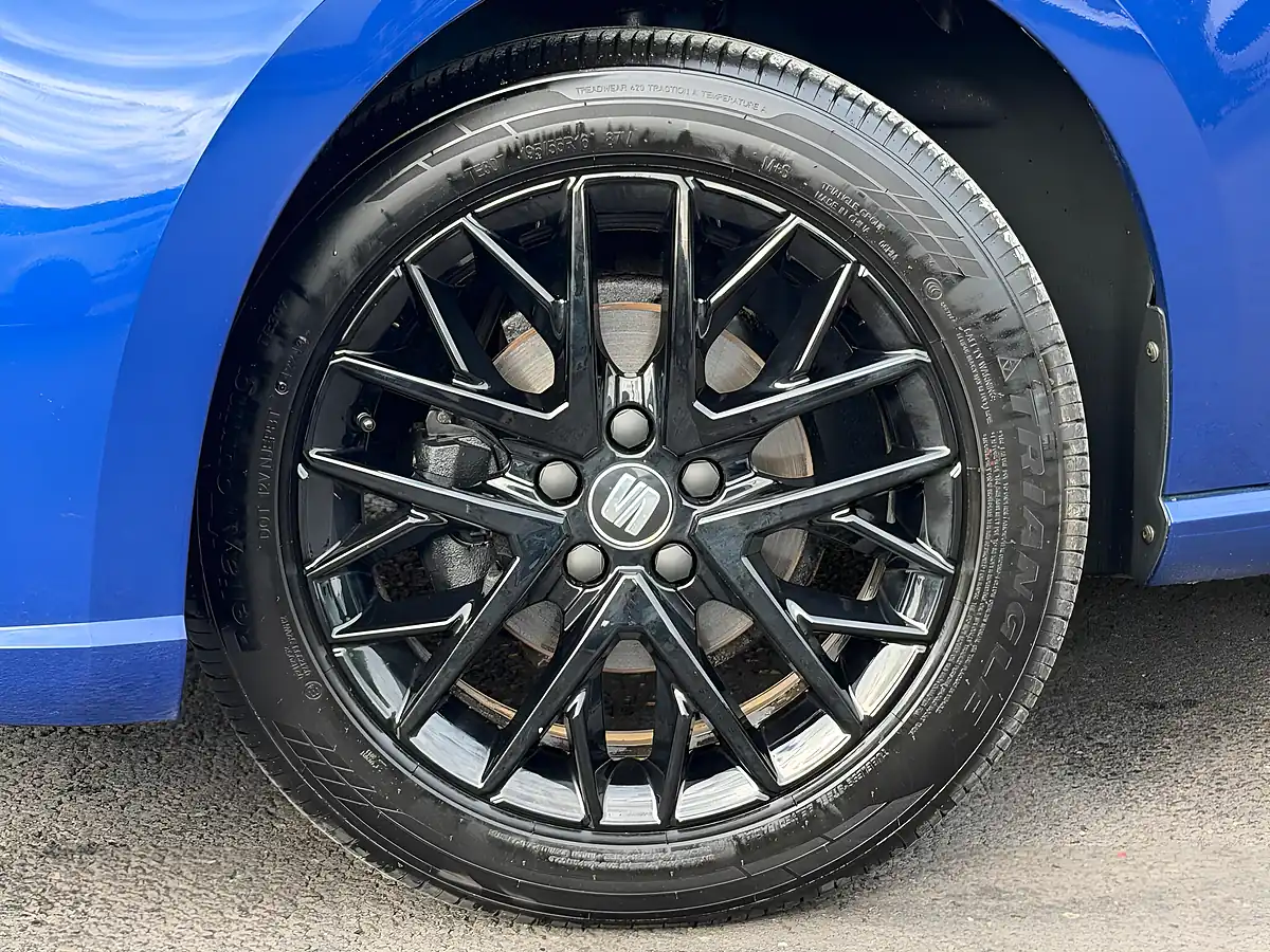 Used 2018 SEAT Ibiza Se Design Blue - Interior and Exterior details 5