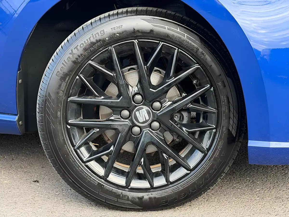 Used 2018 SEAT Ibiza Se Design Blue - Interior and Exterior details 9
