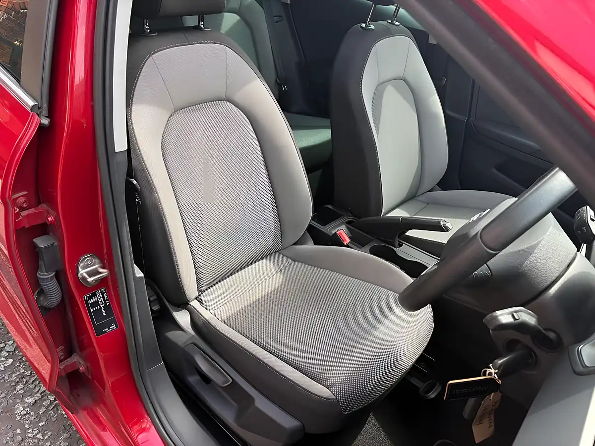 Used 2018 SEAT Ibiza Se Design Red - Interior and Exterior details 11