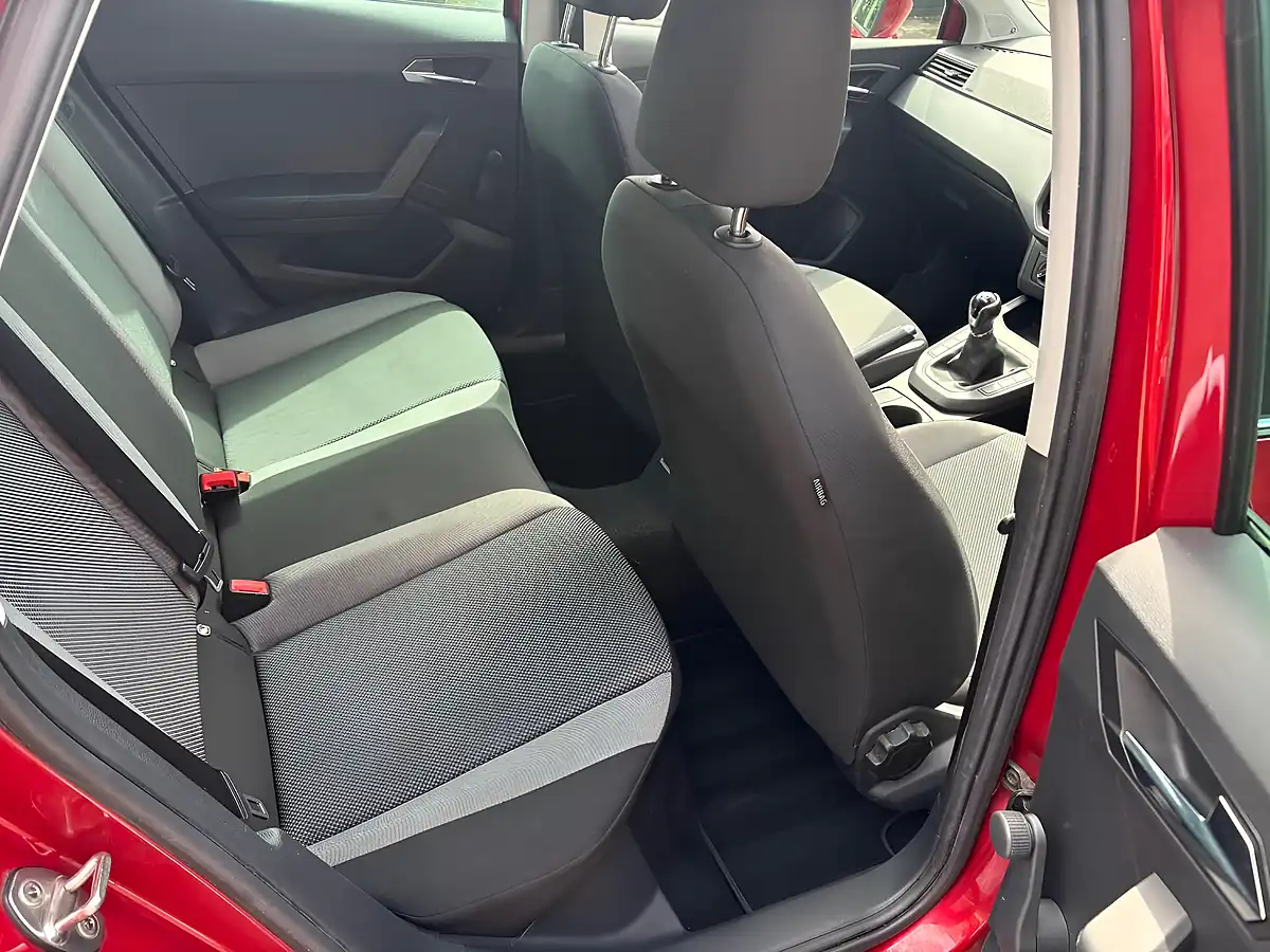 Used 2018 SEAT Ibiza Se Design Red - Interior and Exterior details 12