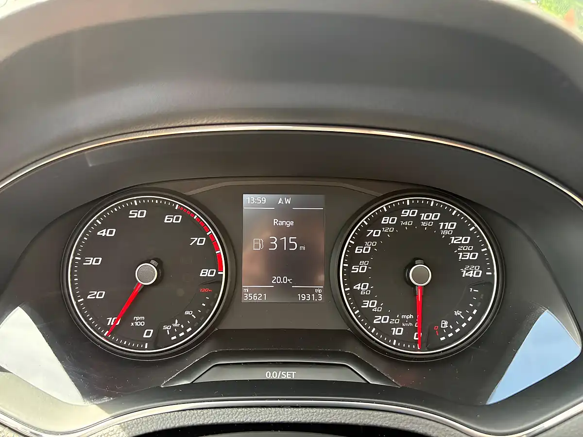 Used 2018 SEAT Ibiza Se Design Red - Interior and Exterior details 15
