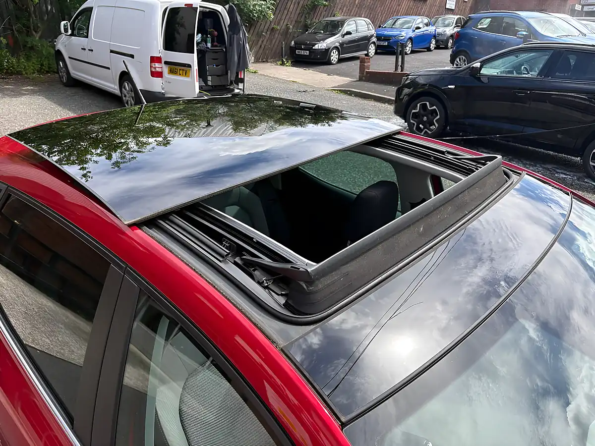 Used 2018 SEAT Ibiza Se Design Red - Interior and Exterior details 9