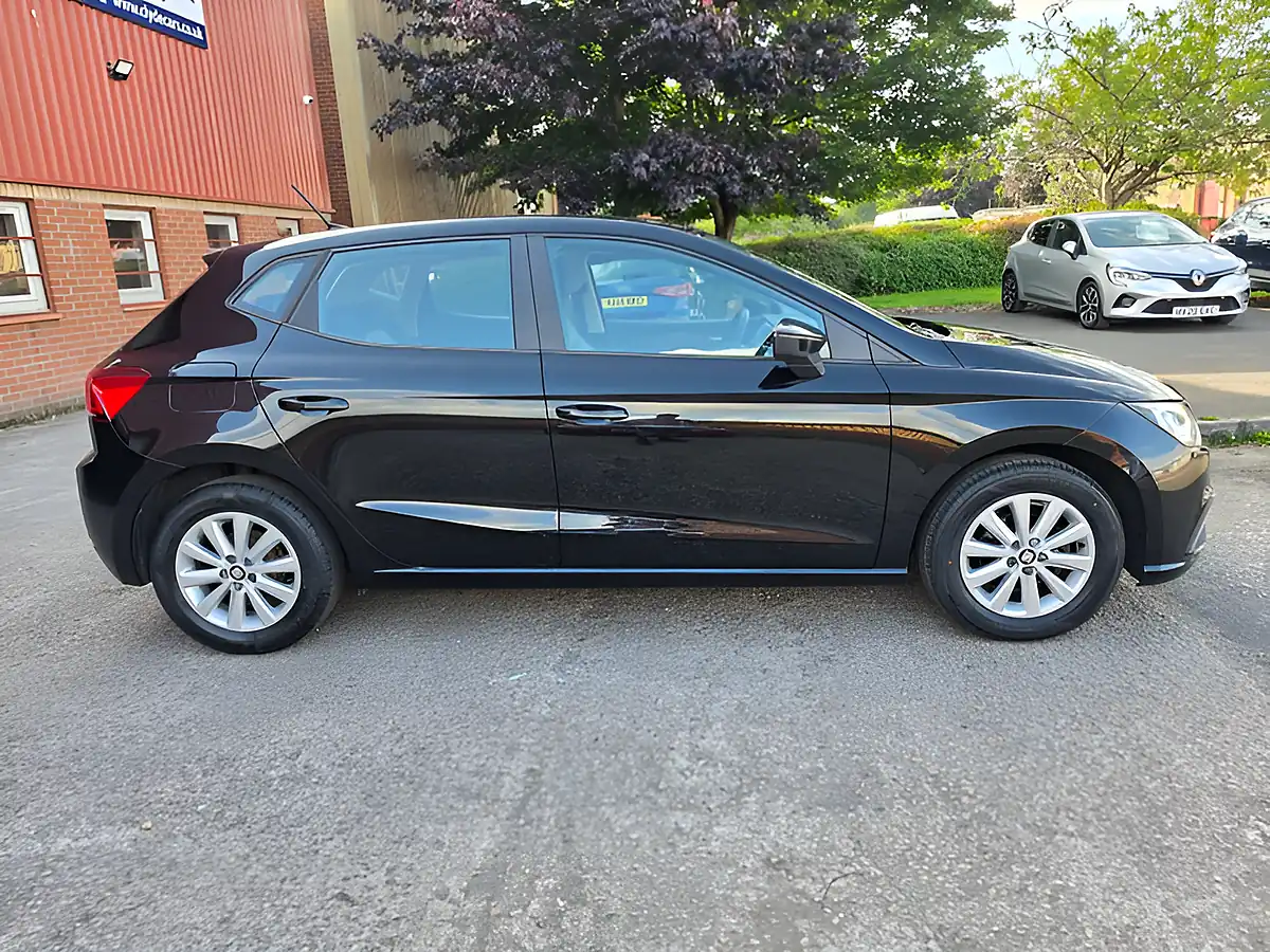Used 2018 SEAT Ibiza Se Technology Black - Interior and Exterior details 4