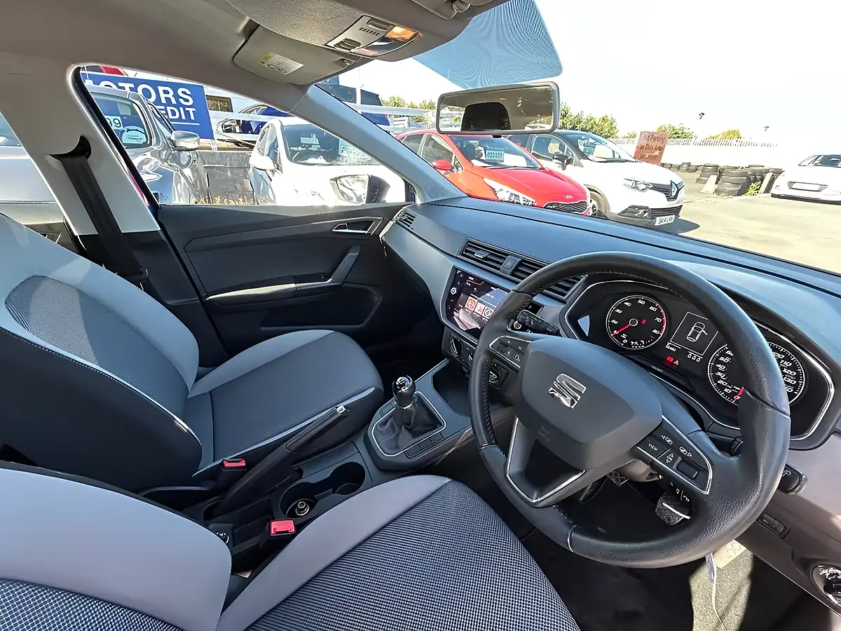 Used 2018 SEAT Ibiza Se Technology Blue - Interior and Exterior details 2
