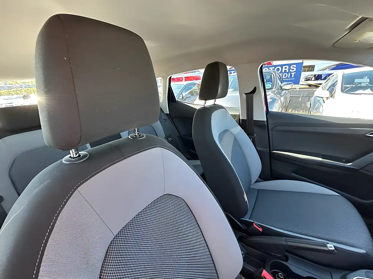 Used 2018 SEAT Ibiza Se Technology Blue - Interior and Exterior details 8