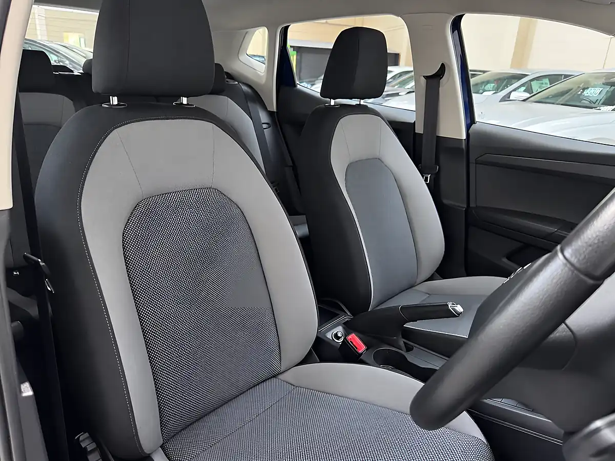 Used 2018 SEAT Ibiza Se Technology Blue - Interior and Exterior details 10