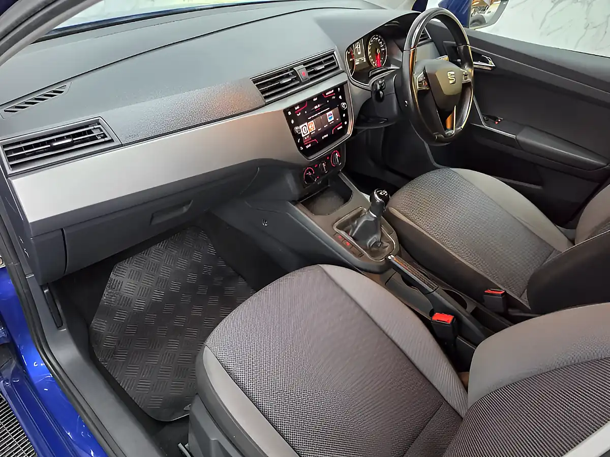 Used 2018 SEAT Ibiza Se Technology Blue - Interior and Exterior details 13