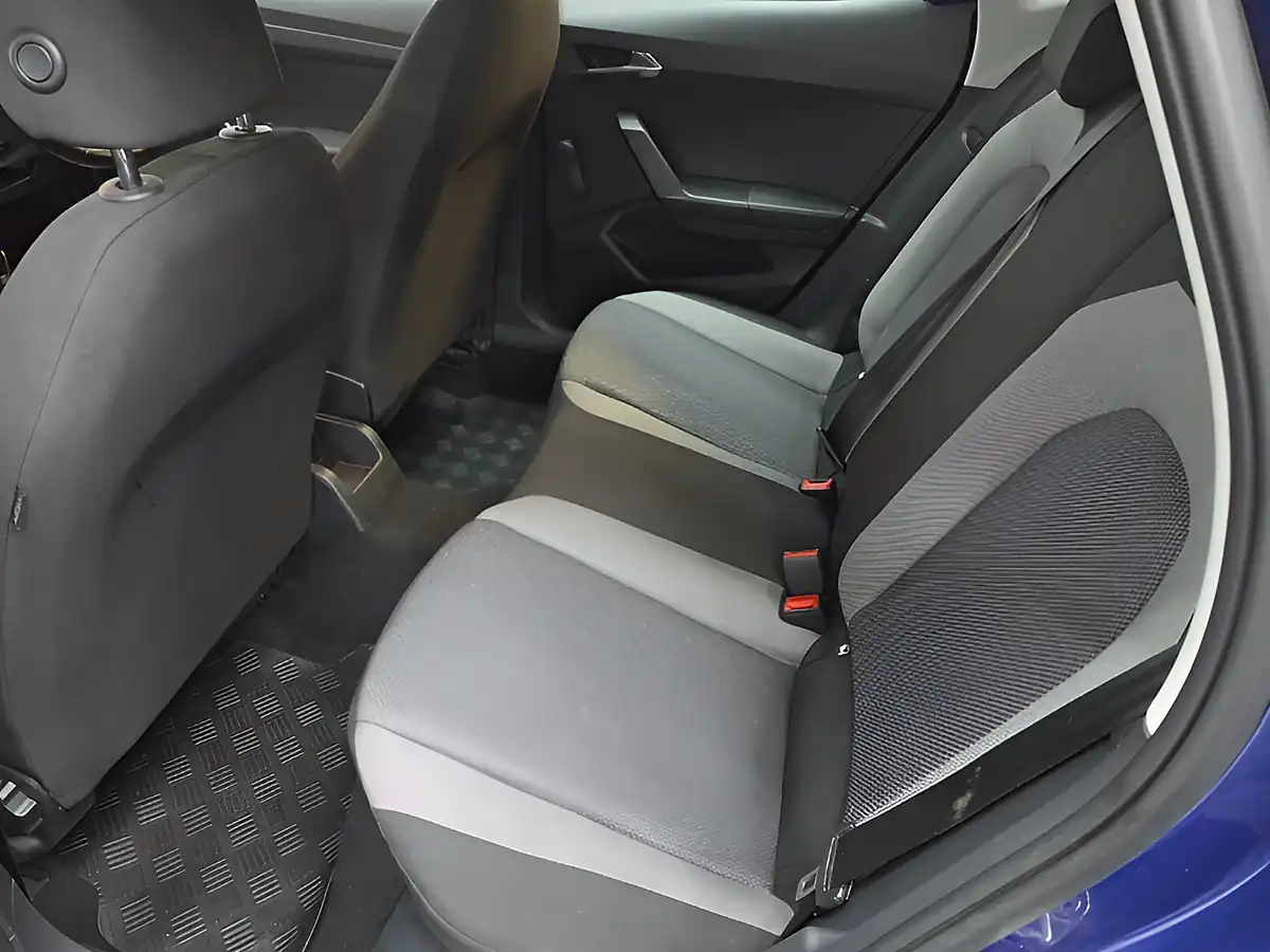 Used 2018 SEAT Ibiza Se Technology Blue - Interior and Exterior details 18