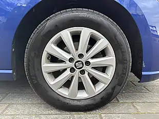 Used 2018 SEAT Ibiza Se Technology Blue - Interior and Exterior details 4