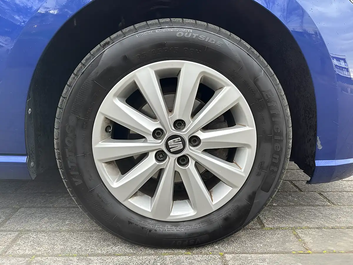 Used 2018 SEAT Ibiza Se Technology Blue - Interior and Exterior details 4