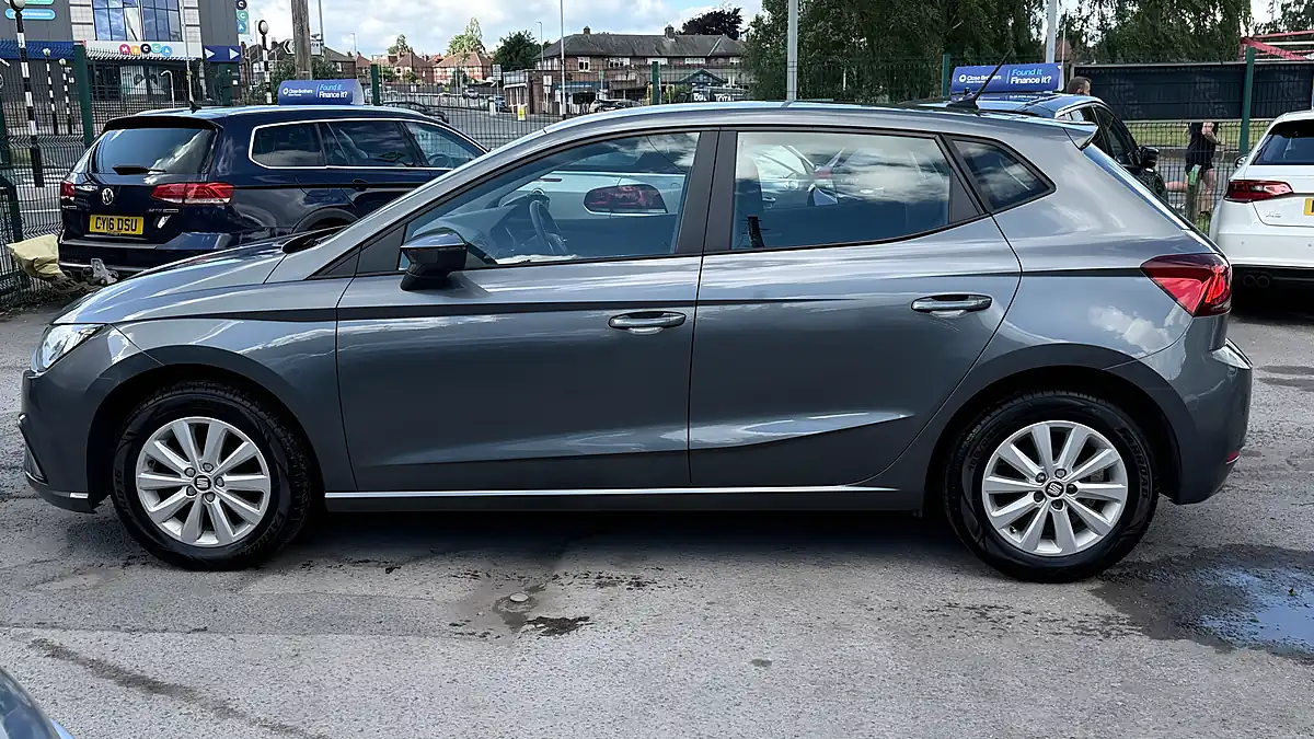 Used 2018 SEAT Ibiza Se Technology Grey - Interior and Exterior details 6
