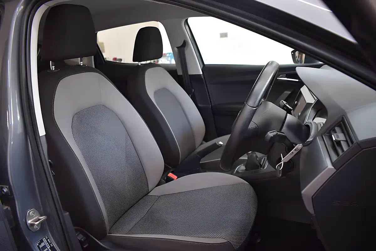 Used 2018 SEAT Ibiza Se Technology Grey - Interior and Exterior details 8
