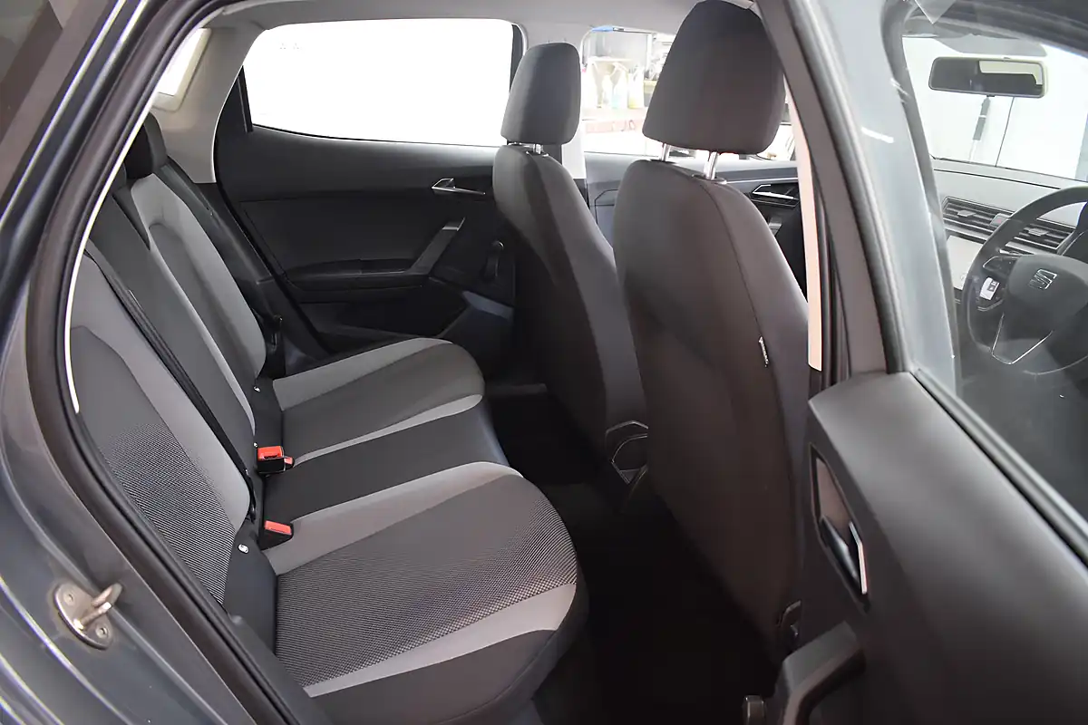 Used 2018 SEAT Ibiza Se Technology Grey - Interior and Exterior details 9
