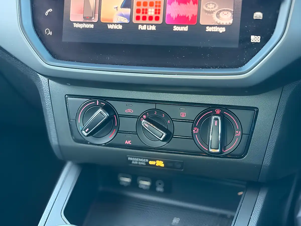 Used 2018 SEAT Ibiza Se Technology White - Interior and Exterior details 20