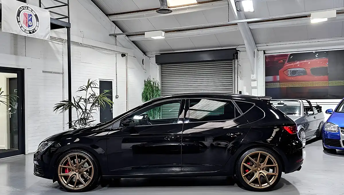 Used 2018 SEAT Leon Cupra Black - Interior and Exterior details 6
