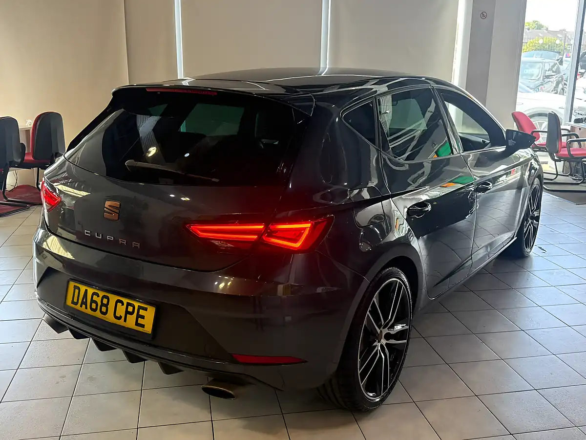 Used 2018 SEAT Leon Cupra Grey - Interior and Exterior details 11