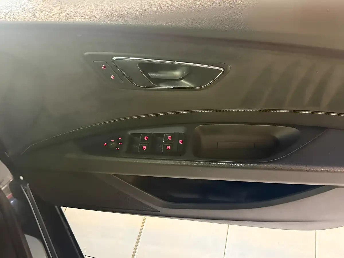 Used 2018 SEAT Leon Cupra Grey - Interior and Exterior details 12