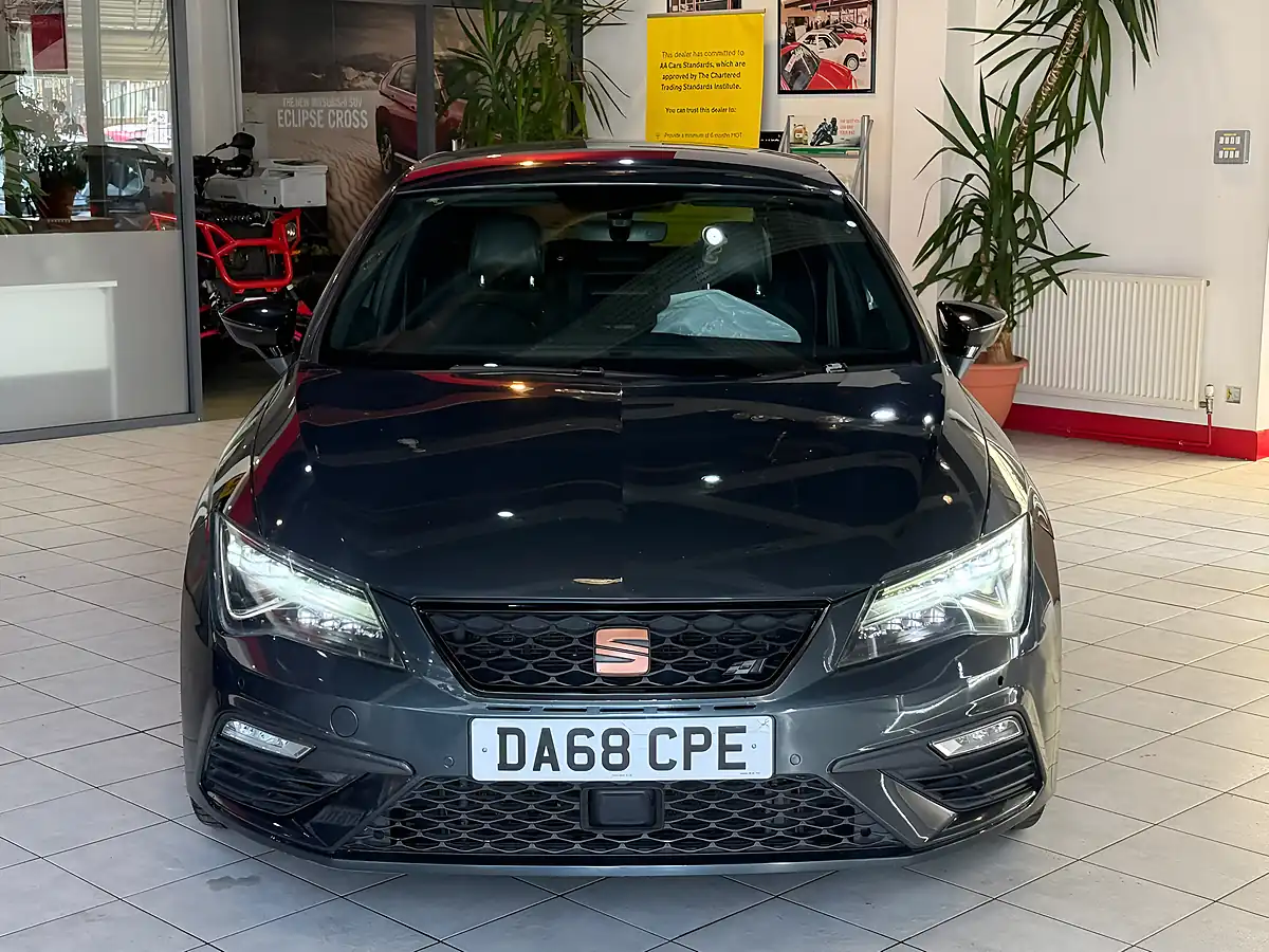 Used 2018 SEAT Leon Cupra Grey - Interior and Exterior details 5