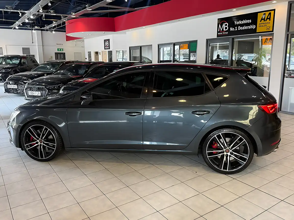 Used 2018 SEAT Leon Cupra Grey - Interior and Exterior details 7