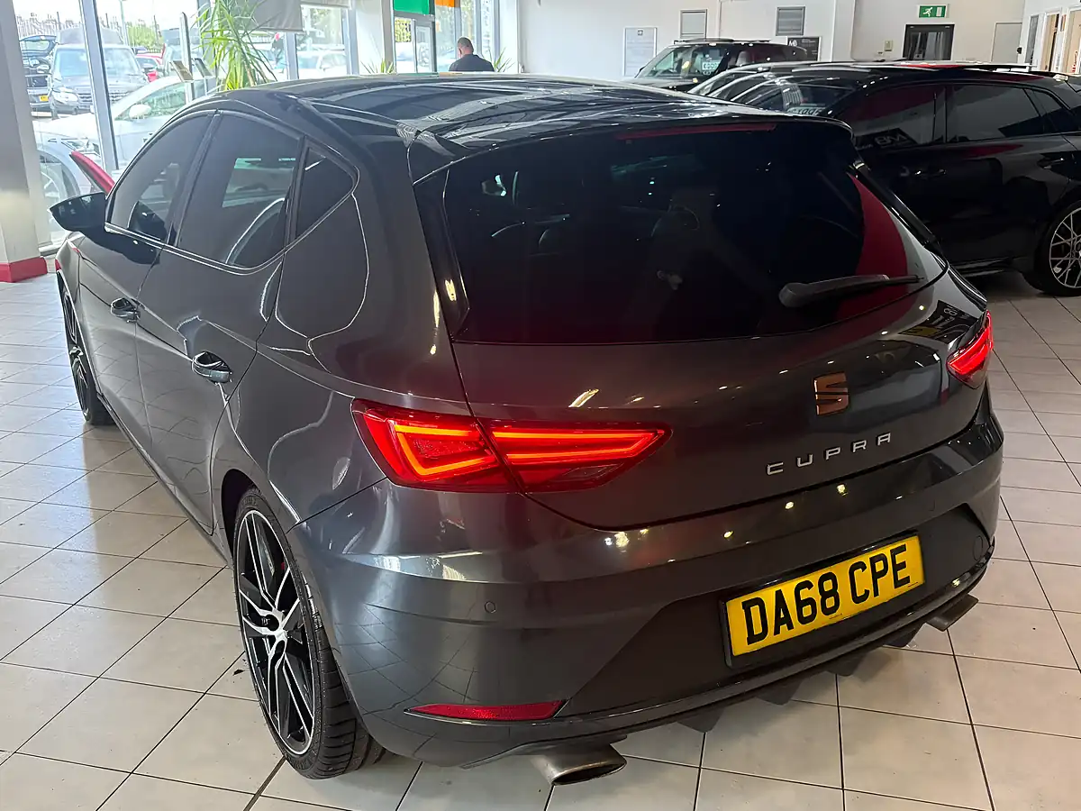 Used 2018 SEAT Leon Cupra Grey - Interior and Exterior details 8