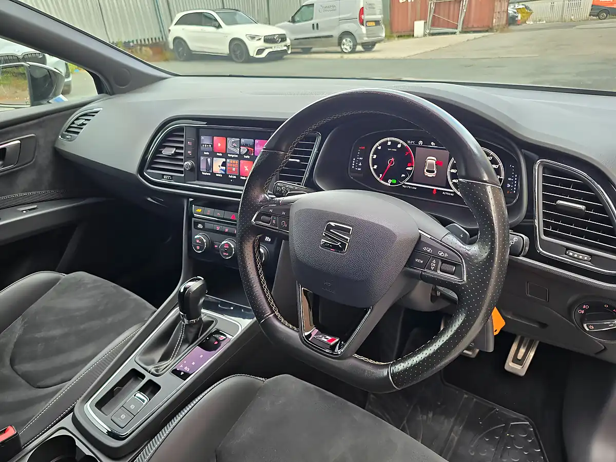 Used 2018 SEAT Leon Cupra Grey - Interior and Exterior details 5