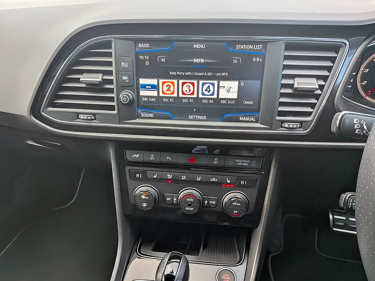Used 2018 SEAT Leon Cupra Lux Blue - Interior and Exterior details 13