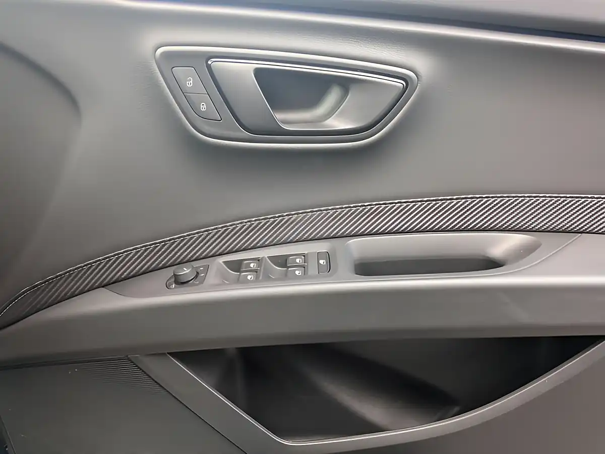 Used 2018 SEAT Leon Cupra Lux Blue - Interior and Exterior details 18