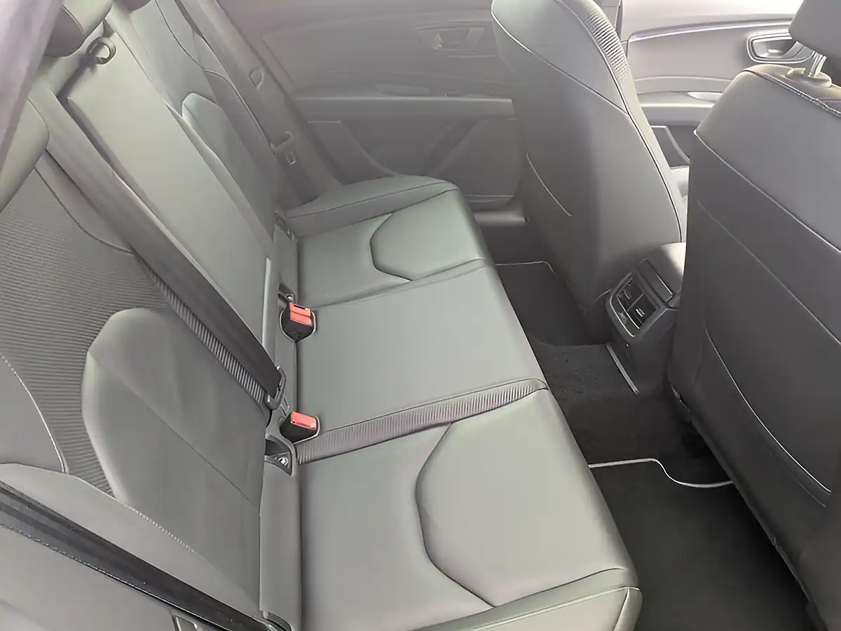 Used 2018 SEAT Leon Cupra Lux Blue - Interior and Exterior details 19