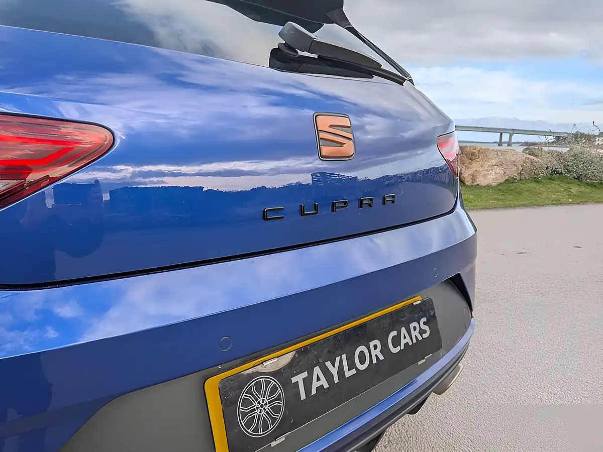 Used 2018 SEAT Leon Cupra Lux Blue - Interior and Exterior details 7