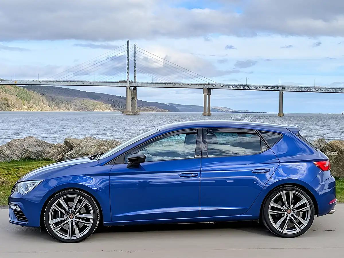 Used 2018 SEAT Leon Cupra Lux Blue - Interior and Exterior details 9
