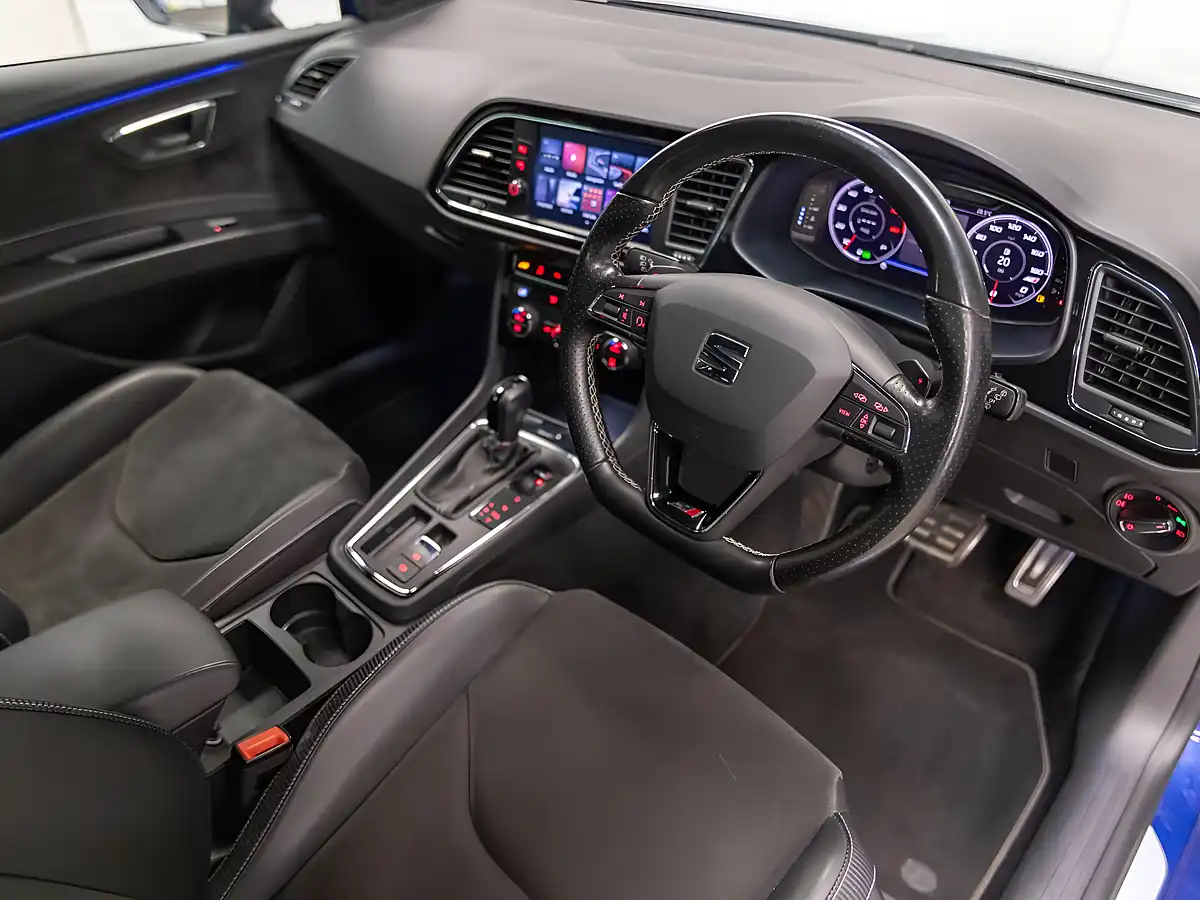 Used 2018 SEAT Leon Cupra Mystery Blue Metallic - Interior and Exterior details 10