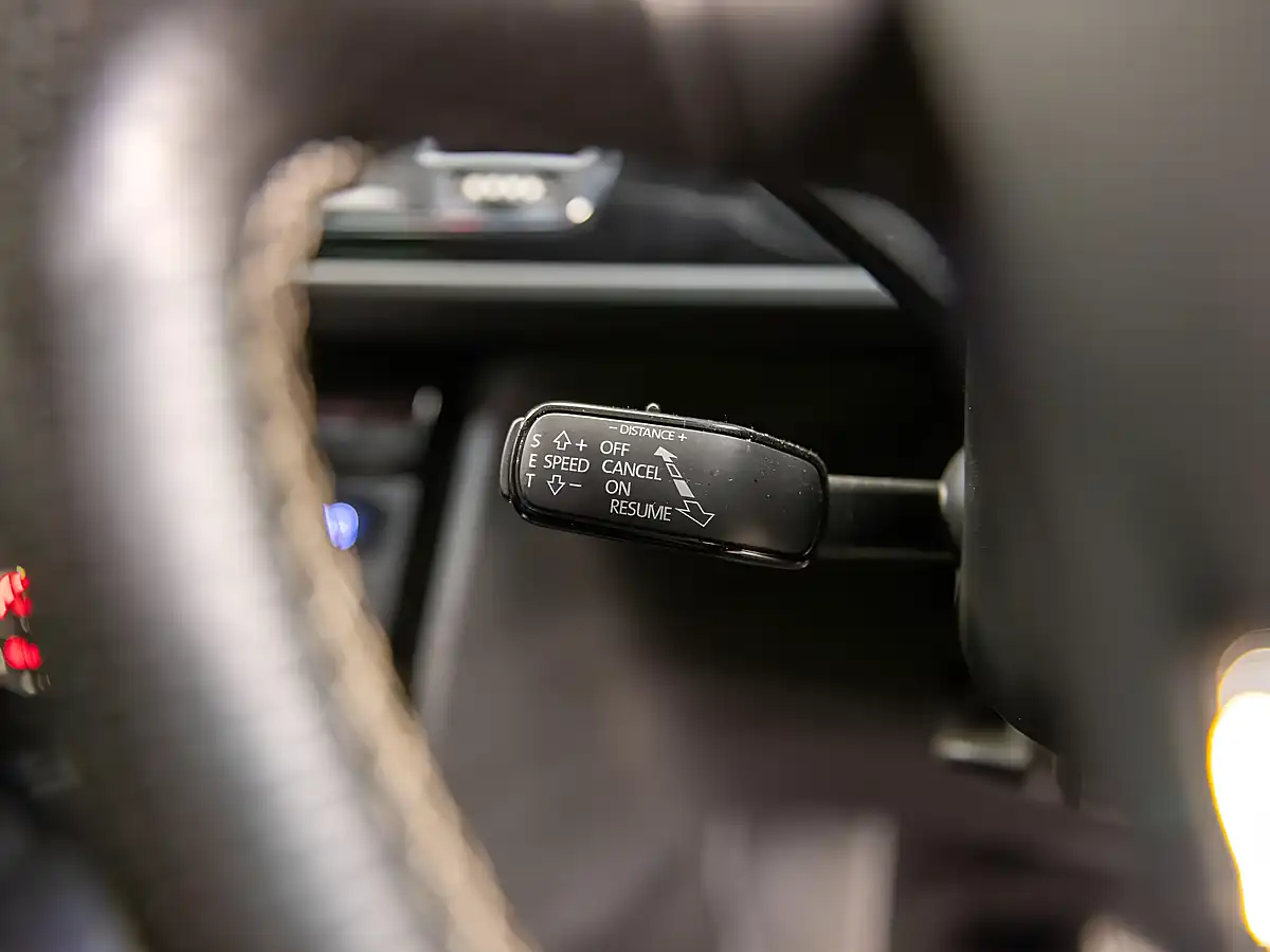 Used 2018 SEAT Leon Cupra Mystery Blue Metallic - Interior and Exterior details 12