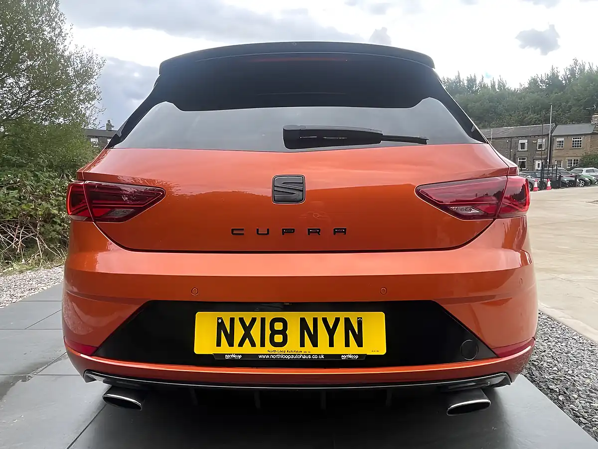 Used 2018 SEAT Leon Cupra Orange - Interior and Exterior details 10